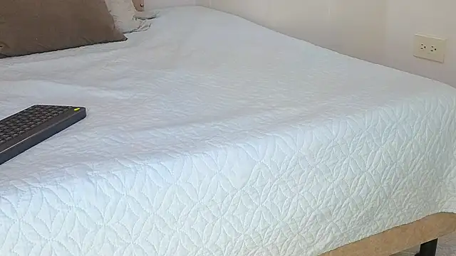 KeryHillson online show from 11/07/25, 01:26