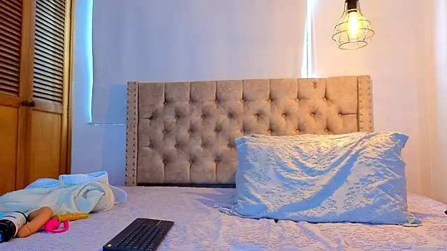 KeryHillson online show from 03/18/26, 01:46