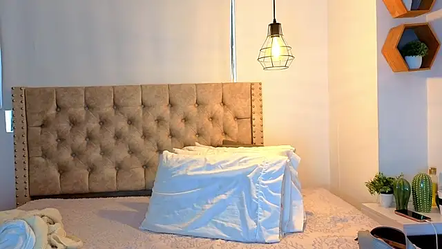 KeryHillson online show from 01/13/26, 01:15