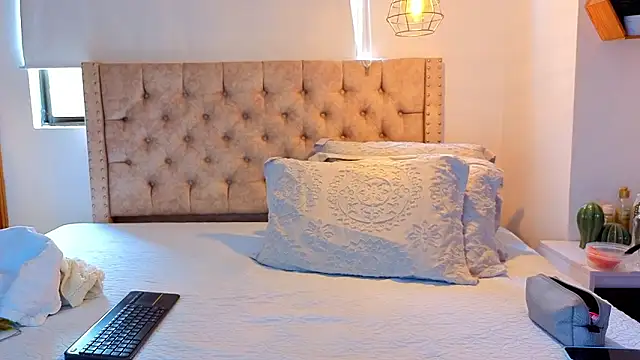 KeryHillson online show from 03/17/26, 02:09