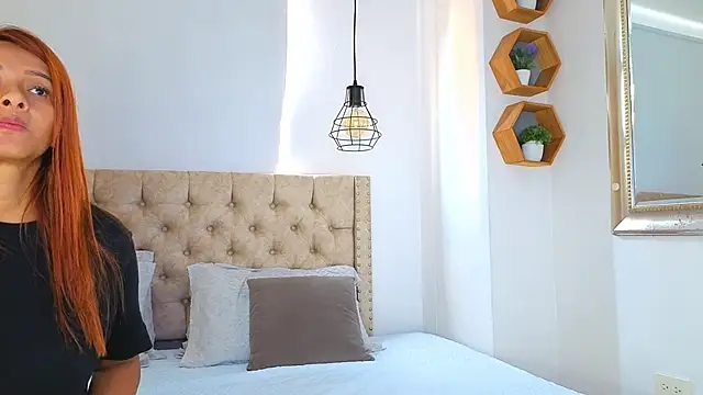 KeryHillson online show from 11/16/25, 02:11