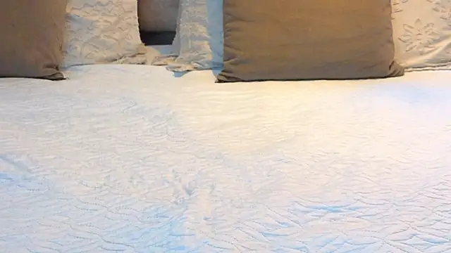 KeryHillson online show from 11/23/25, 02:27