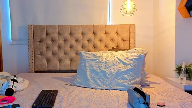 KeryHillson online show from 02/23/26, 12:50