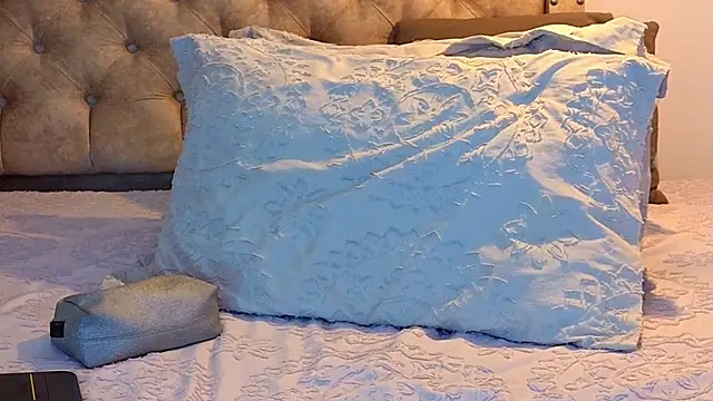 KeryHillson online show from 01/07/26, 12:21