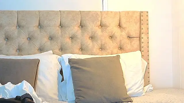 KeryHillson online show from 10/30/25, 12:14