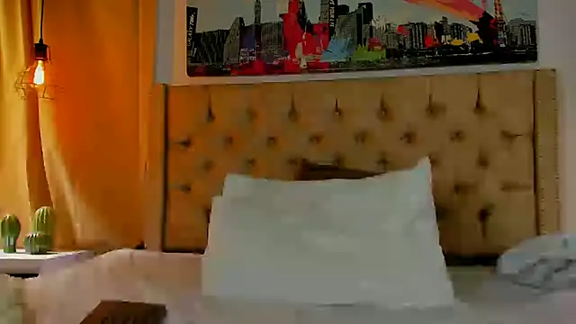 Snapshot of KeryHillson chatting on 02/06/25, 03:31 KeryHillson online show from 02/06/25, 03:31