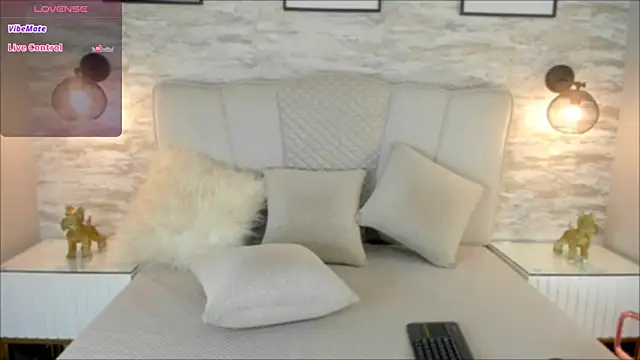 Snapshot of mia_slutty_ chatting on 12/05/24, 03:53 mia slutty online show from 12/05/24, 03:53