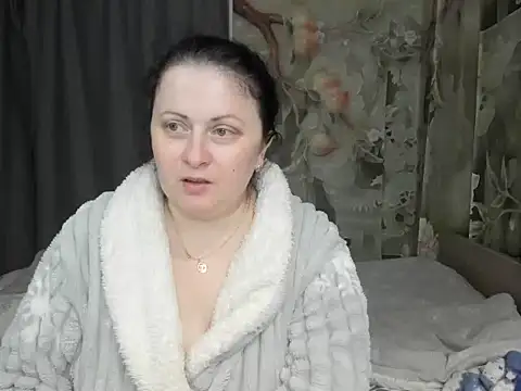 Lillian2 online show from 04/13/26, 08:02