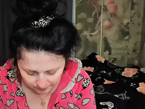Snapshot of Lillian2 chatting on 06/18/26, 12:54 Lillian2 online show from 06/18/26, 12:54