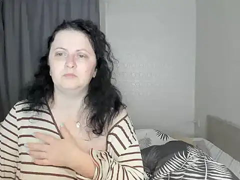 Lillian2 online show from 10/05/25, 05:36