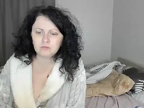 Lillian2 online show from 09/28/25, 02:51