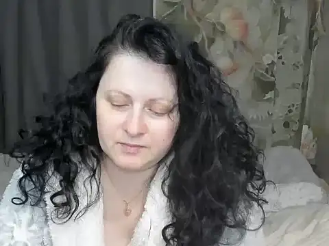 Lillian2 online show from 04/15/26, 08:53