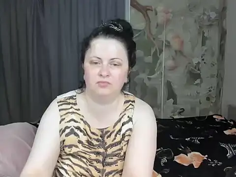 Snapshot of Lillian2 chatting on 07/05/26, 03:00 Lillian2 online show from 07/05/26, 03:00