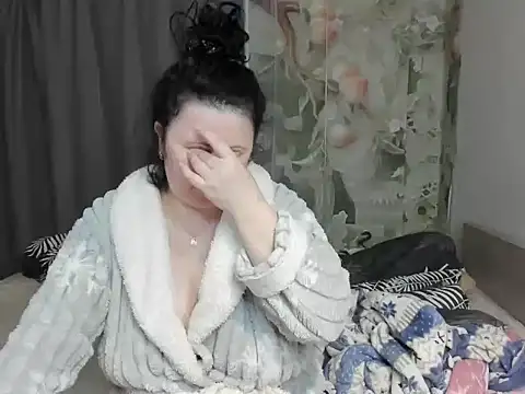 Lillian2 online show from 05/17/26, 01:44