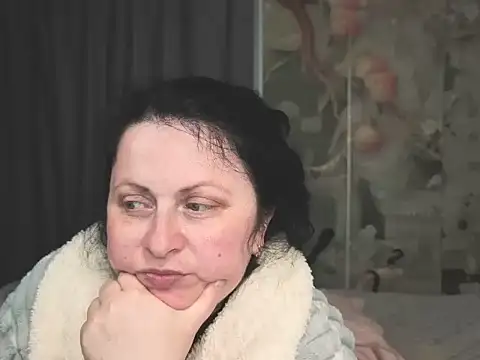 Snapshot of Lillian2 chatting on 06/14/26, 02:29 Lillian2 online show from 06/14/26, 02:29