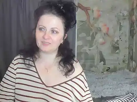 Lillian2 online show from 10/27/25, 07:15