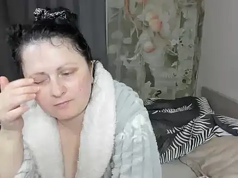 Lillian2 online show from 05/13/26, 09:22
