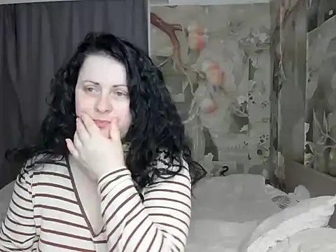 Lillian2 online show from 03/25/26, 08:30