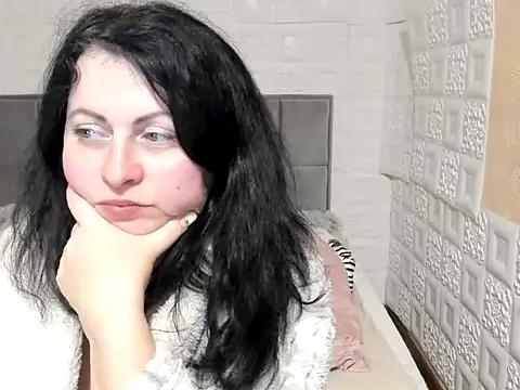 Lillian2 online show from 02/22/25, 10:42