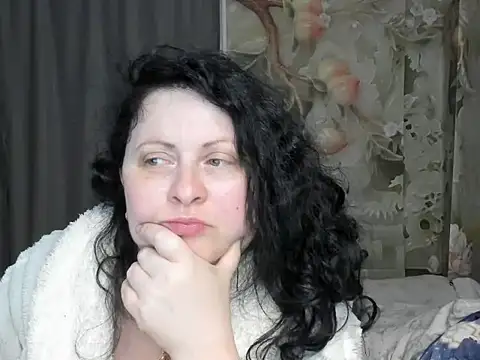 Lillian2 online show from 04/23/26, 04:08