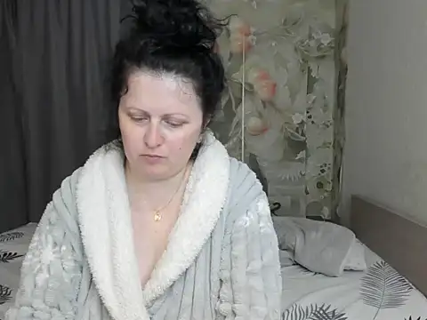 Lillian2 online show from 05/25/26, 08:02