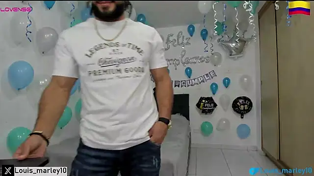 Snapshot of Louis_marley__ chatting on 03/23/25, 04:27 Louis marley online show from 03/23/25, 04:27
