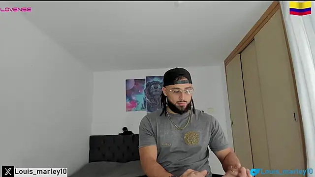 Snapshot of Louis_marley__ chatting on 12/21/25, 08:53 Louis marley online show from 12/21/25, 08:53