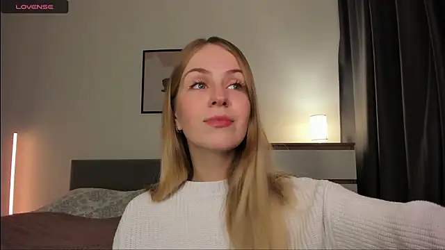 Snapshot of Alice_Dias chatting on 11/10/25, 12:43 Alice Dias online show from 11/10/25, 12:43