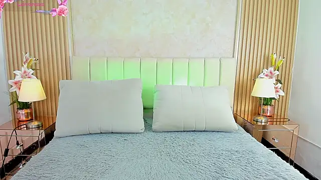 LUNATAYLORS online show from 03/04/26, 11:07