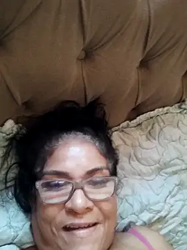 Snapshot of Delicy1 chatting on 03/27/26, 11:33 Delicy1 online show from 03/27/26, 11:33