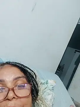 Snapshot of Delicy1 chatting on 02/25/25, 10:42 Delicy1 online show from 02/25/25, 10:42