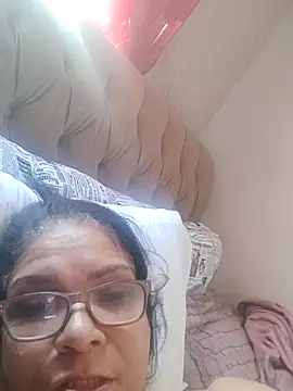 Snapshot of Delicy1 chatting on 02/15/26, 12:26 Delicy1 online show from 02/15/26, 12:26