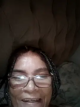 Snapshot of Delicy1 chatting on 02/16/25, 10:54 Delicy1 online show from 02/16/25, 10:54