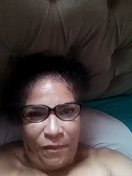 Snapshot of Delicy1 chatting on 10/18/25, 10:17 Delicy1 online show from 10/18/25, 10:17