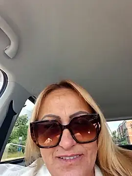 Snapshot of Isabellaa04 chatting on 06/15/26, 10:37 Isabellaa04 online show from 06/15/26, 10:37