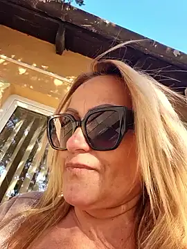 Isabellaa04 online show from 02/27/26, 07:52