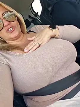 Isabellaa04 online show from 03/12/26, 11:36