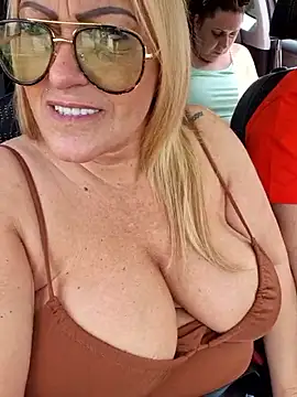 Isabellaa04 online show from 05/21/26, 11:07