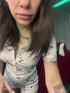 Queen of pain online show from 11/16/25, 05:01