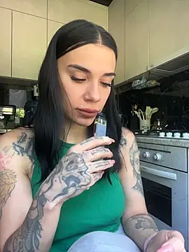 Queen of pain online show from 06/28/26, 07:03