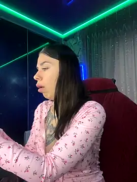 Queen of pain online show from 11/26/25, 06:02