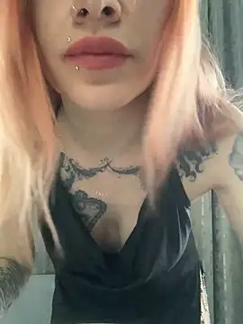 Snapshot of Queen_of_pain chatting on 03/08/25, 08:22 Queen of pain online show from 03/08/25, 08:22