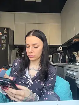 Queen of pain online show from 03/12/26, 06:39