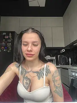 Queen of pain online show from 03/26/26, 06:33