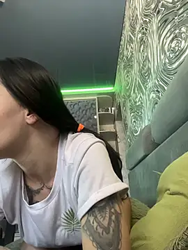 Queen of pain online show from 02/10/26, 07:07