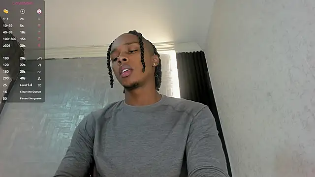 Snapshot of DominicSccott chatting on 10/08/25, 12:39 DominicSccott online show from 10/08/25, 12:39