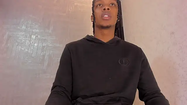 Snapshot of DominicSccott chatting on 10/13/25, 01:12 DominicSccott online show from 10/13/25, 01:12