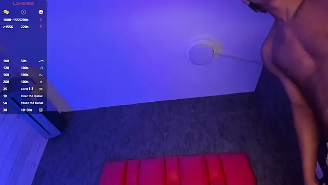 Snapshot of DominicSccott chatting on 10/31/25, 01:08 DominicSccott online show from 10/31/25, 01:08