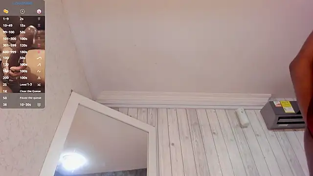 Snapshot of DominicSccott chatting on 11/06/25, 01:04 DominicSccott online show from 11/06/25, 01:04