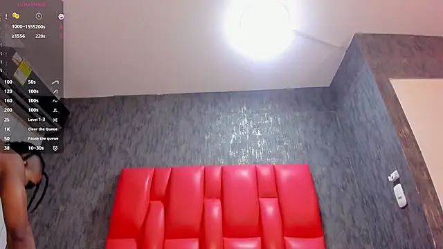 Snapshot of DominicSccott chatting on 12/05/25, 01:21 DominicSccott online show from 12/05/25, 01:21